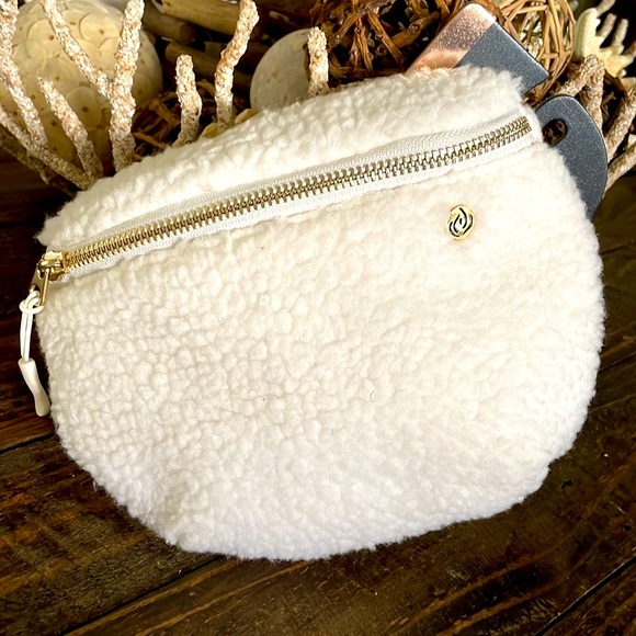 Apana Handbags - Apana Fleece Belt Bag